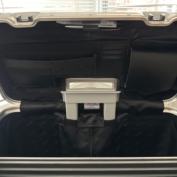 Rimowa Topas Pilot Case 37L - Picture 13 of 16